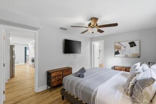 Luxury Heated Pool 5 Min to White Sand Beaches 4 Bedrooms, 2 Baths - 5