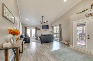 Private Pool and Hot Tub Dog-Friendly Live Oak Home - 2