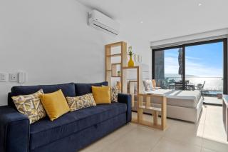 Modern Ocean View Apartment Private Balcon - 1