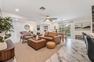 NEW Waterfront Heated Pool Dogs Allowed Near Beach Family - 1