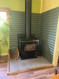 Quaint Country Cottage -  - 8