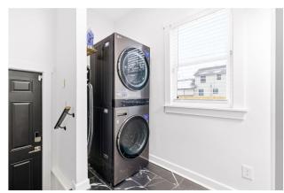 Modern Loft 4 - 5 Min Walk to Cleveland Clinic - 8