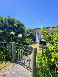 Coastal Garden Cottage - 8