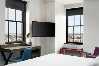 Aloft Philadelphia Downtown - 2