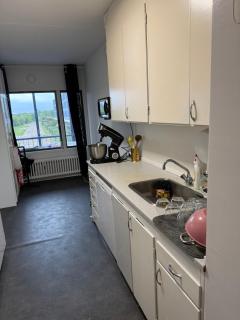 Spacious Cosy Apartment - 2