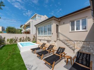 Stylish Umag Villa Just 200 m from the Sea - 3