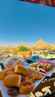 Leeda Pyramids View - 0