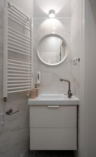 Modern 2BR Apartment - Balcony Views on Blvd Corneliu Coposu - 5