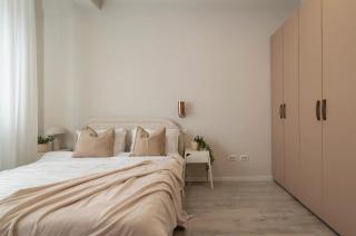 Modern 2BR Apartment - Balcony Views on Blvd Corneliu Coposu - 4