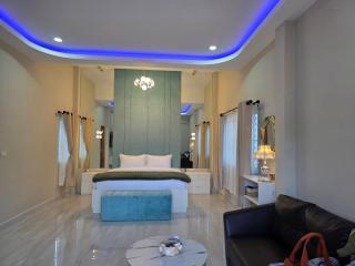 Tropical Oasis Aoyon Beach House - 8