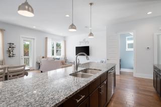Seacrest Paradise Spacious 4 bedroom retreat in Inlet Beach, perfect for 13 guests - 2