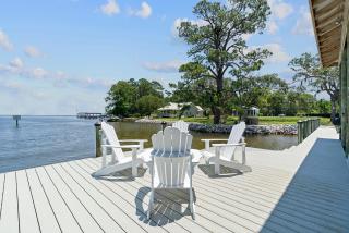 Bayfront Bliss Luxe 2BR Retreat with Stunning Views in Santa Rosa Beach - 7
