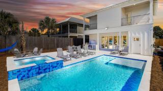 Experience luxury at Four Suns, an 8-bedroom retreat in Destin - 9