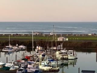 The White Haus - Beach -Wine -Hot tub -Seafood - 4