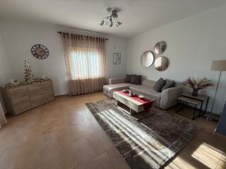 Cozy Family House with Yard - 0