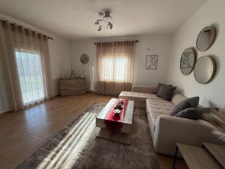 Cozy Family House with Yard - 6