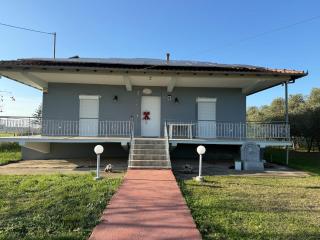 Cozy Family House with Yard - 2