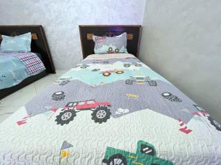 2BR Luxurious Apartment - 2 Min from City Center - 5