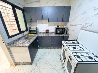 2BR Luxurious Apartment - 2 Min from City Center - 7