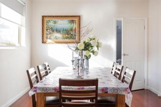 Spacious& Cosy home, convenient to everything - 0