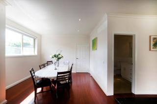 Spacious& Cosy home, convenient to everything - 9