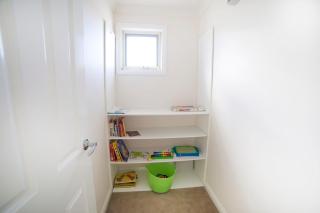 Spacious& Cosy home, convenient to everything - 6