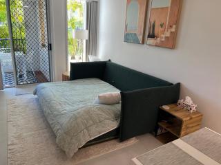 Coastline Escape Renovated Unit - Great Location - Quiet Area - Parking Included - 4