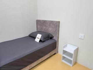 KB Penang Guest House Cozy 2-10pax 3BRoom Fully Aircond near Water Park - 3