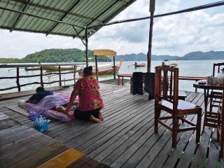 Koh Jum Family Homestay - 9