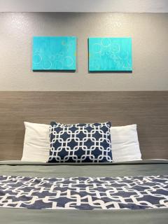 Island Suites Hobby Airport - 8