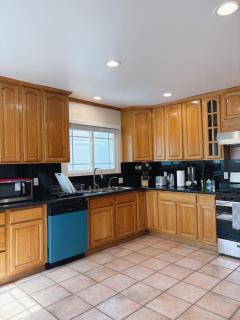 Family Friendly 2 Bedroom House in Pasadena - 7