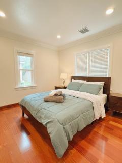 Family Friendly 2 Bedroom House in Pasadena - 5