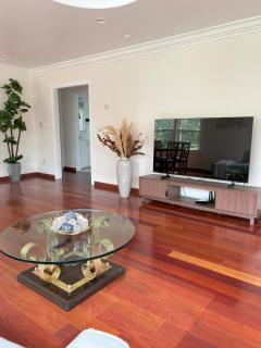 Family Friendly 2 Bedroom House in Pasadena - 4