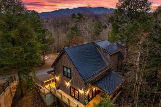 New Luxury Vacation Home Cabin in Smoky Gatlinburg - Theater Room - 0
