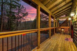 New Luxury Vacation Home Cabin in Smoky Gatlinburg - Theater Room - 7