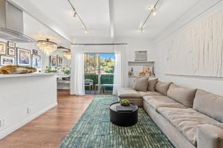 Luca's Tree Flat - Los Angeles California - 7