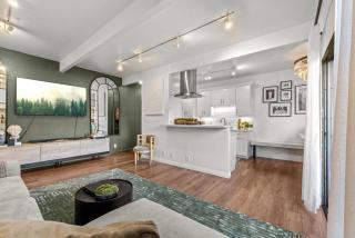 Luca's Tree Flat - Los Angeles California - 3