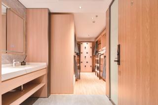 Dayin Serene Garden Hotel -People's Square & Nanjing Road-Large Social Area -Bar -Café -Gym -Free Laundry Luggage Storage -24H Front Desk-English Service - 1