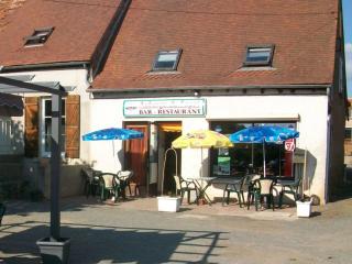 Chalets indépendants avec terrasse et jeux pour enfants à Mesples - FR-1-489-401 - 1