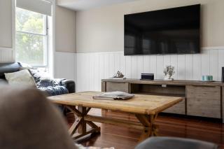 Karinya Jervis Bay - 4BR home & optional studio - 3