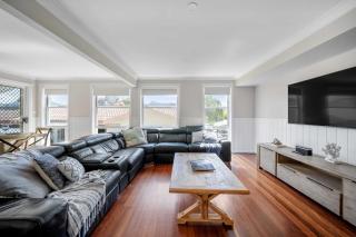 Karinya Jervis Bay - 4BR home & optional studio - 5