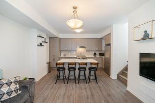 Centrally Located 3-Bedroom Townhouse in Vaughan - 9