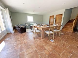 Maison en pierre avec terrasse paisible et piscine chauffée - FR-1-824-23 - 1