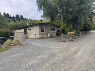 Bauchops Hill Station Farmstay - 9