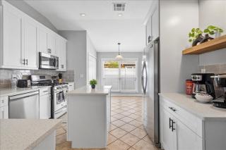 NEW - Poolside Oasis Heated POOL Home - 2000 SF - 9