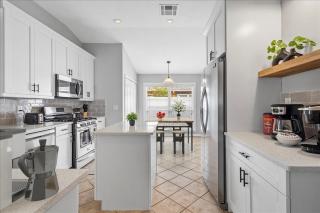 NEW - Poolside Oasis Heated POOL Home - 2000 SF - 4