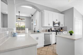 NEW - Poolside Oasis Heated POOL Home - 2000 SF - 2