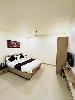 Hotel Ratan Infinity - 2
