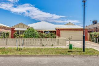 StayAU Two-story Comfortable House Pool Table - 6