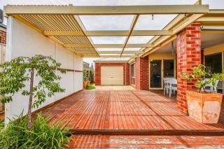 StayAU Two-story Comfortable House Pool Table - 2